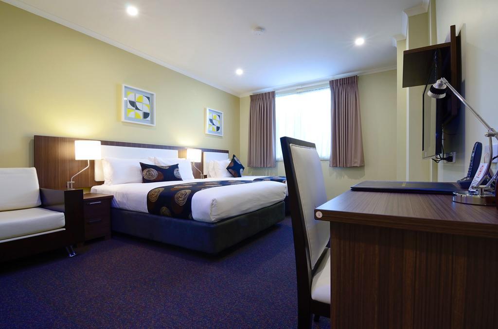 Park Squire Motor Inn & Serviced Apartments Мелбърн Екстериор снимка