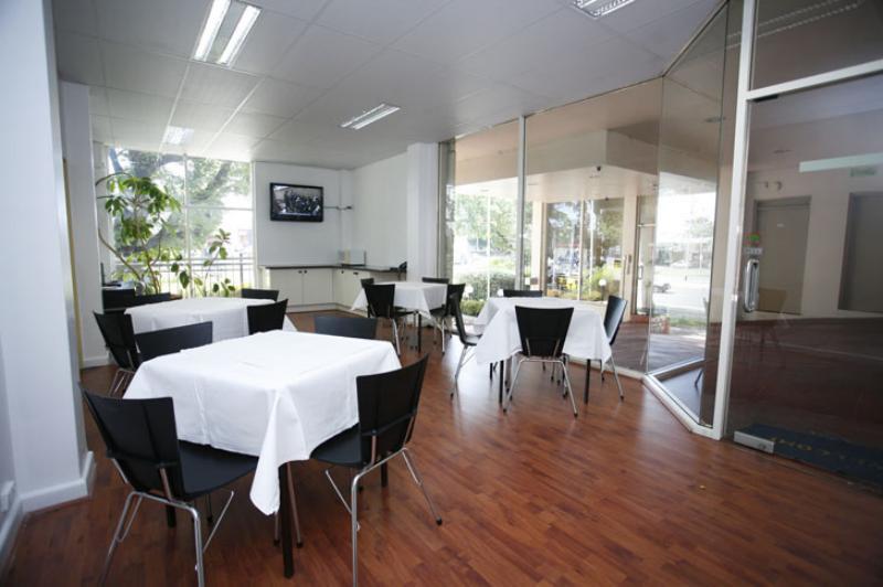 Park Squire Motor Inn & Serviced Apartments Мелбърн Екстериор снимка