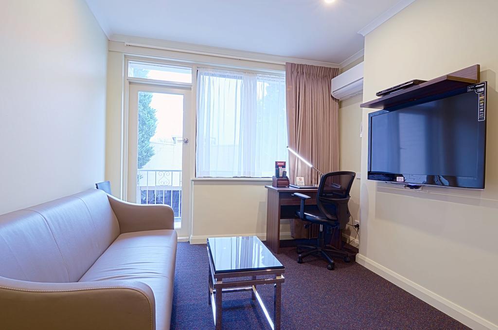 Park Squire Motor Inn & Serviced Apartments Мелбърн Екстериор снимка