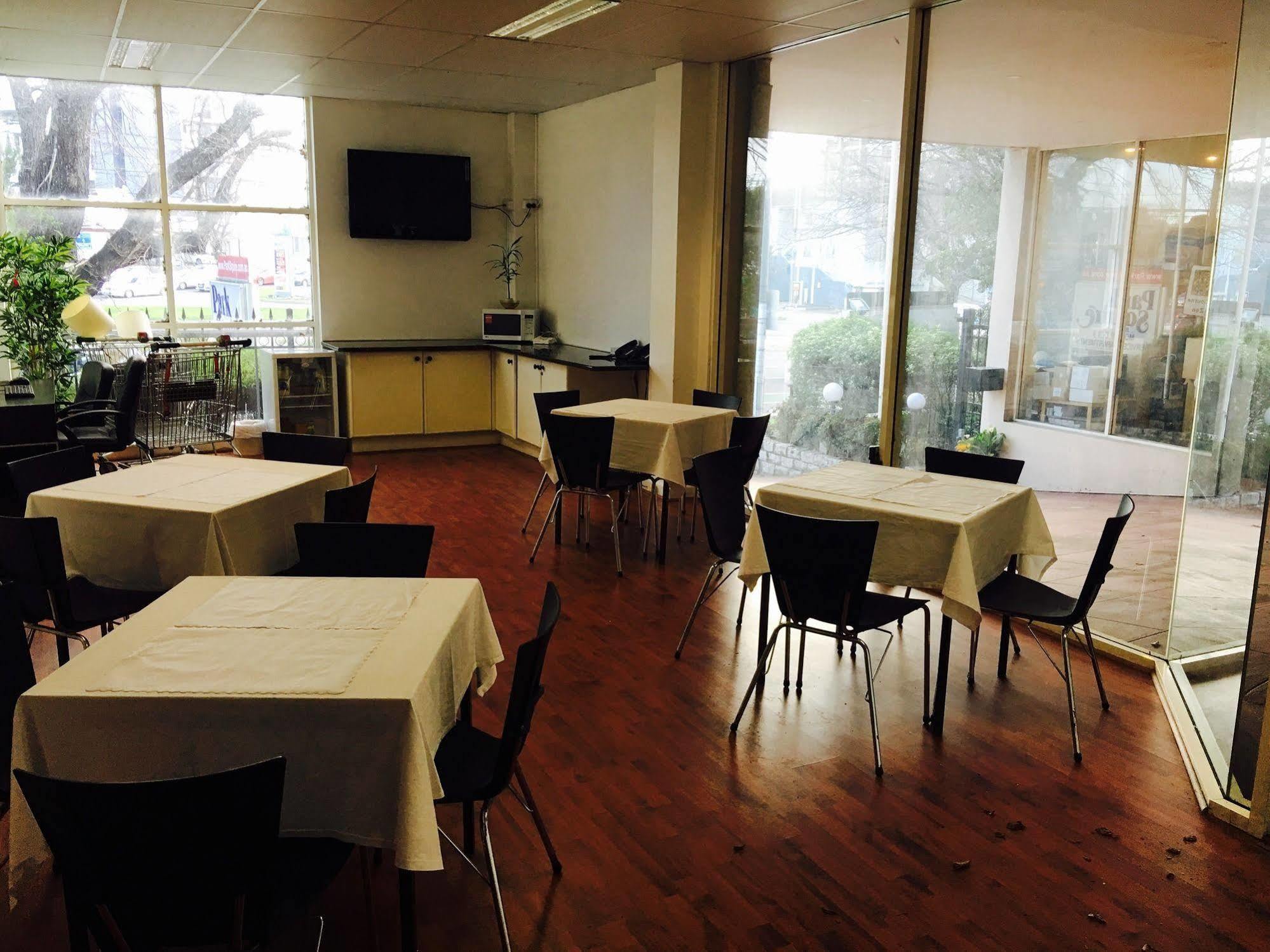 Park Squire Motor Inn & Serviced Apartments Мелбърн Екстериор снимка