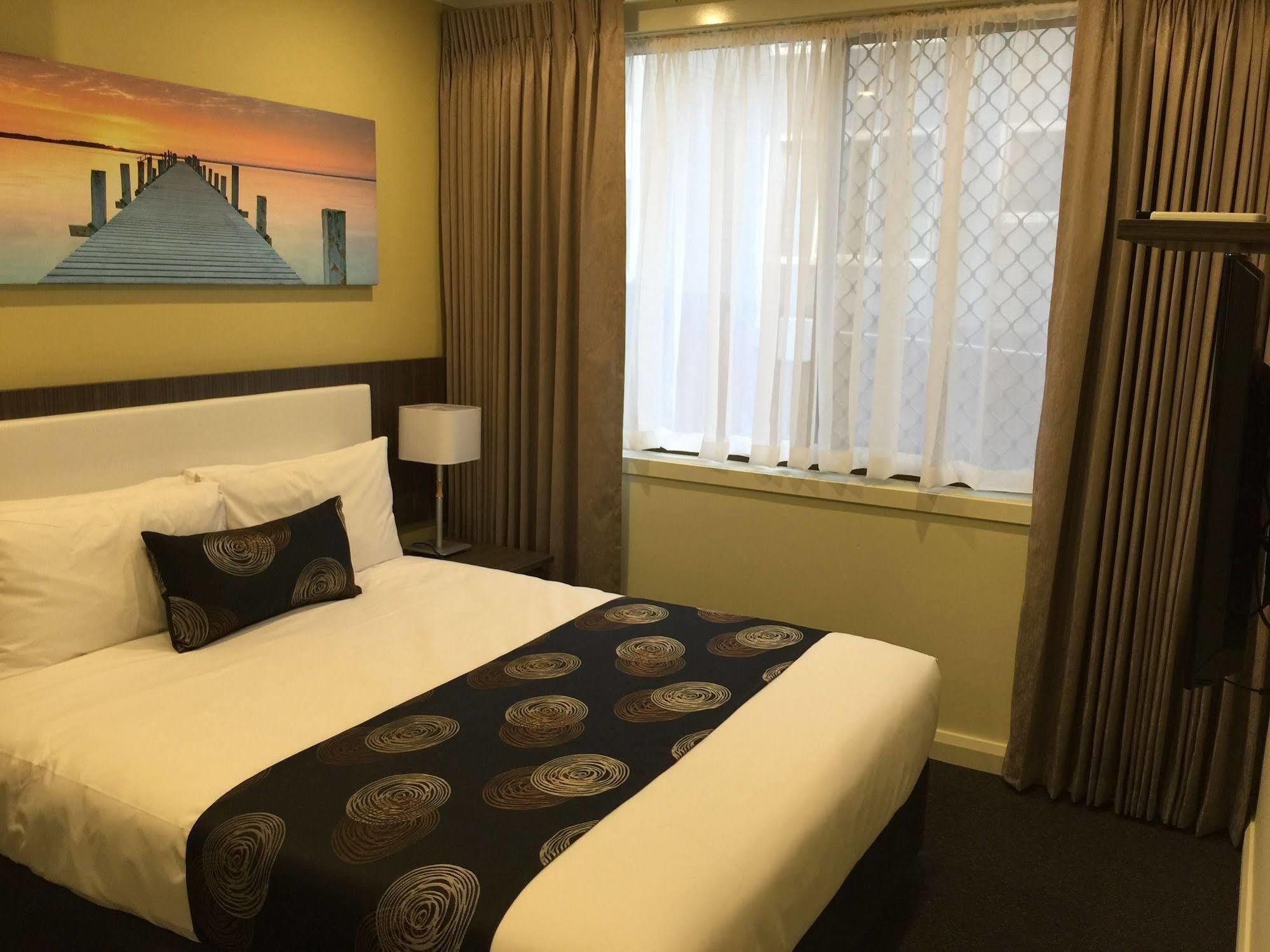 Park Squire Motor Inn & Serviced Apartments Мелбърн Екстериор снимка