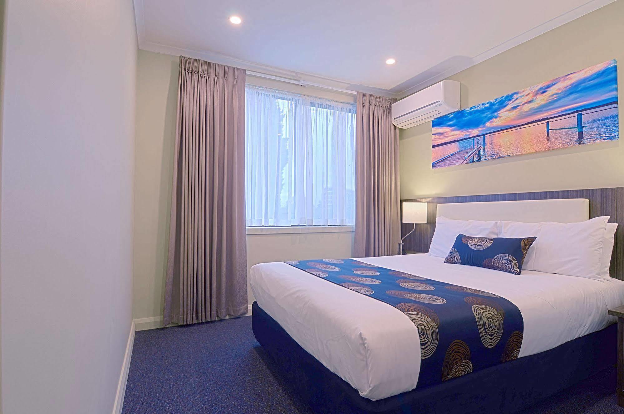 Park Squire Motor Inn & Serviced Apartments Мелбърн Екстериор снимка