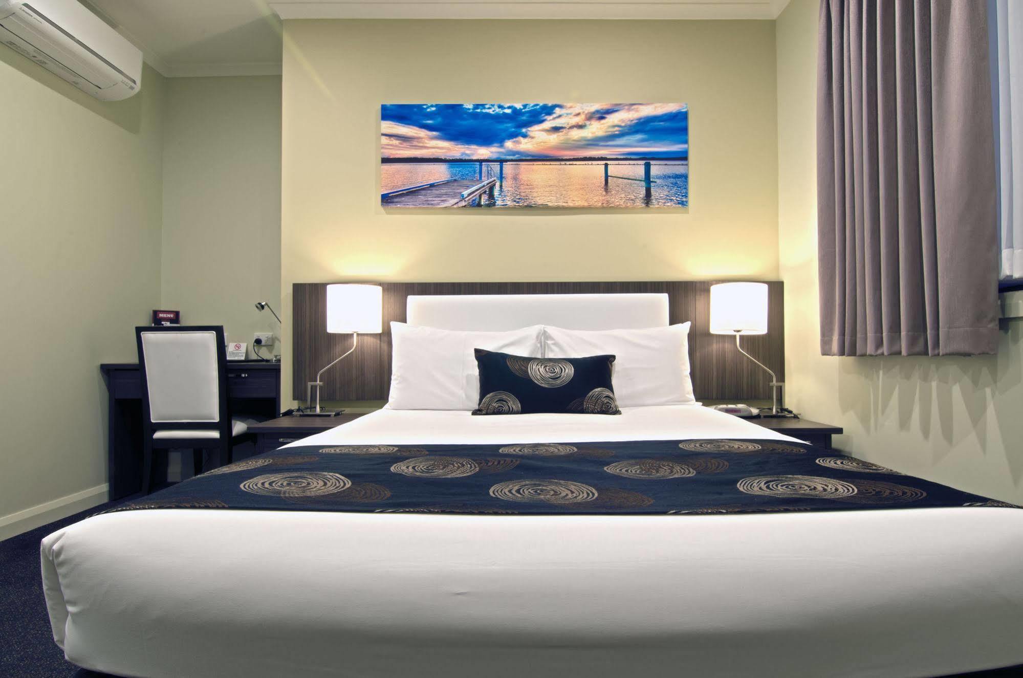 Park Squire Motor Inn & Serviced Apartments Мелбърн Екстериор снимка