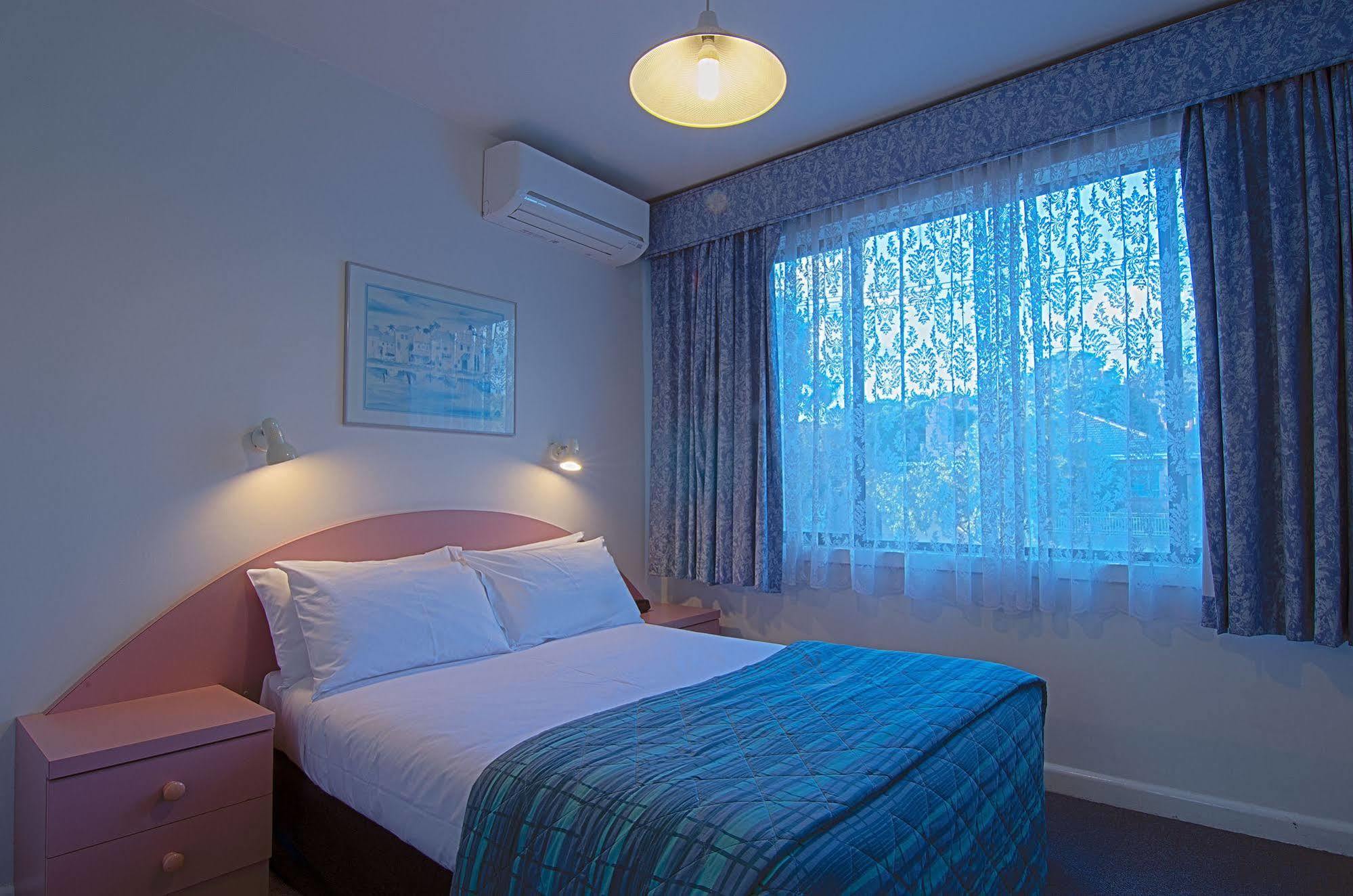 Park Squire Motor Inn & Serviced Apartments Мелбърн Екстериор снимка