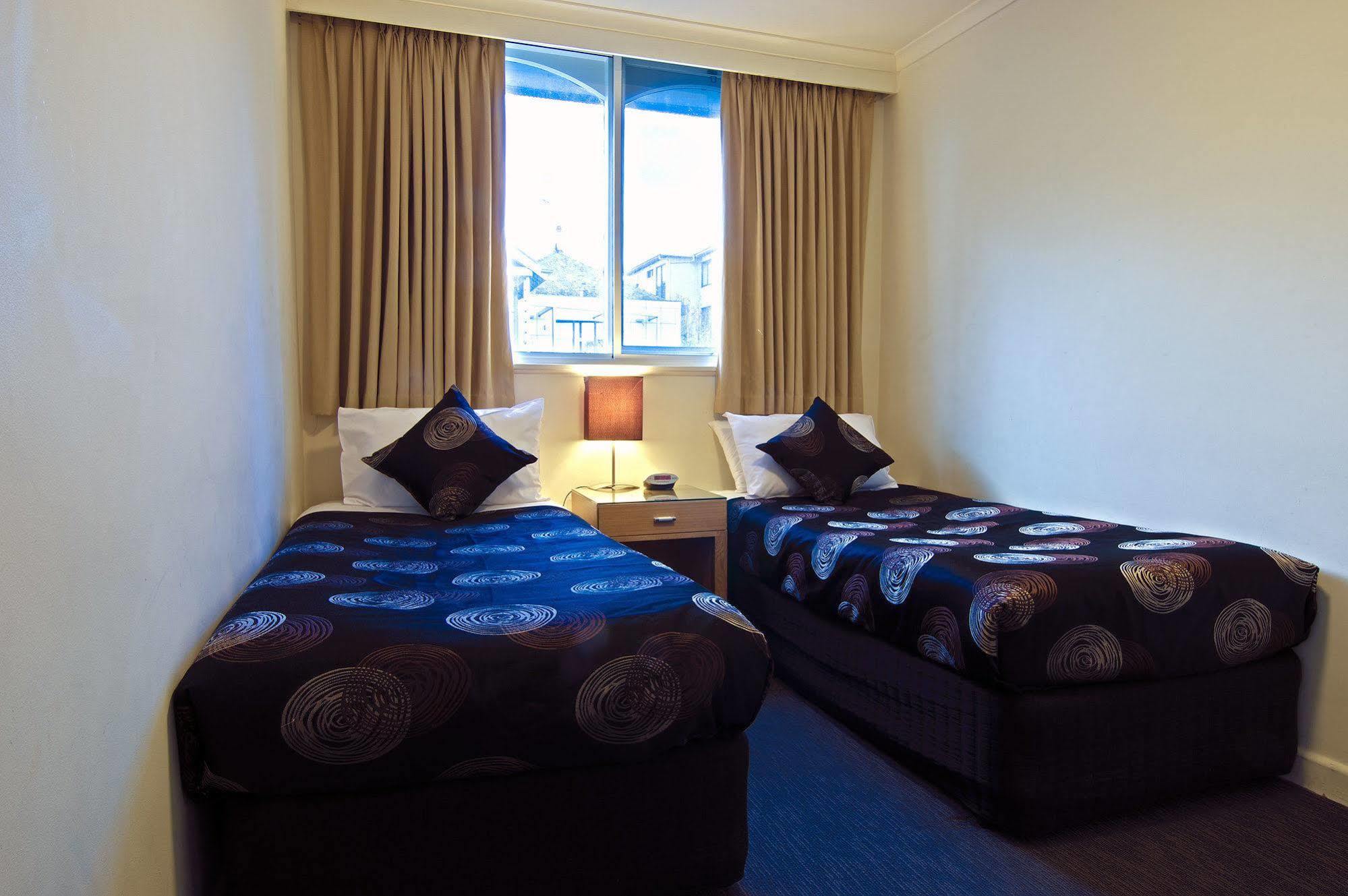 Park Squire Motor Inn & Serviced Apartments Мелбърн Екстериор снимка